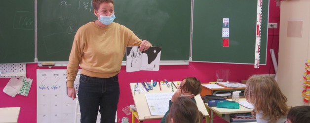 la classe de CP a reçu l’autrice et illustratrice Betty Bone